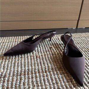 Satin point toe kitten sling back heel - Zara